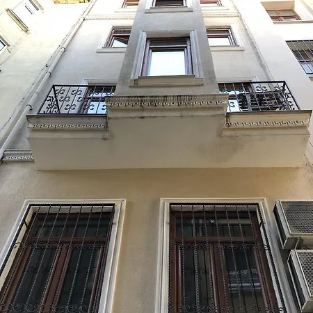 Mayer Catikkas Suites *
